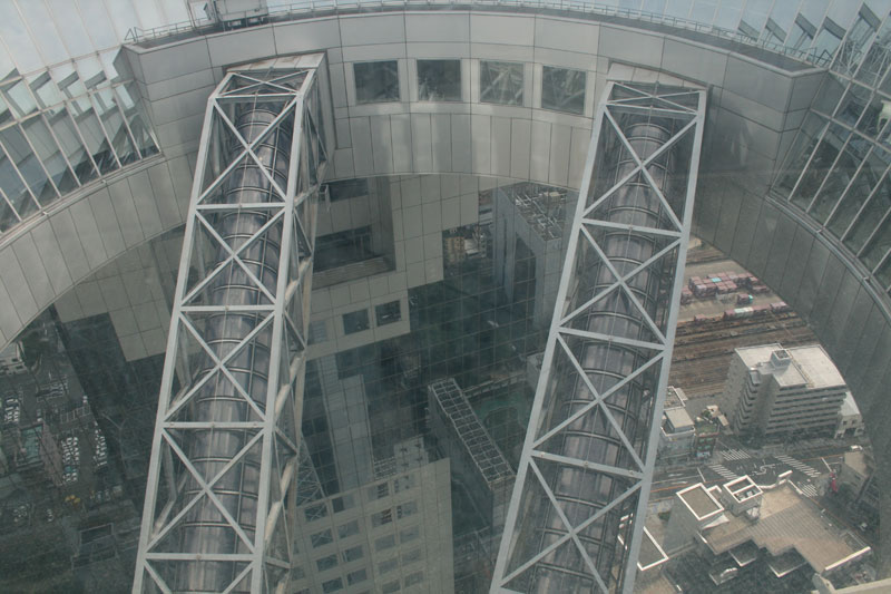 Illustration for article titled Touring the Umeda Sky Building and Riding the World's Highest Escalators